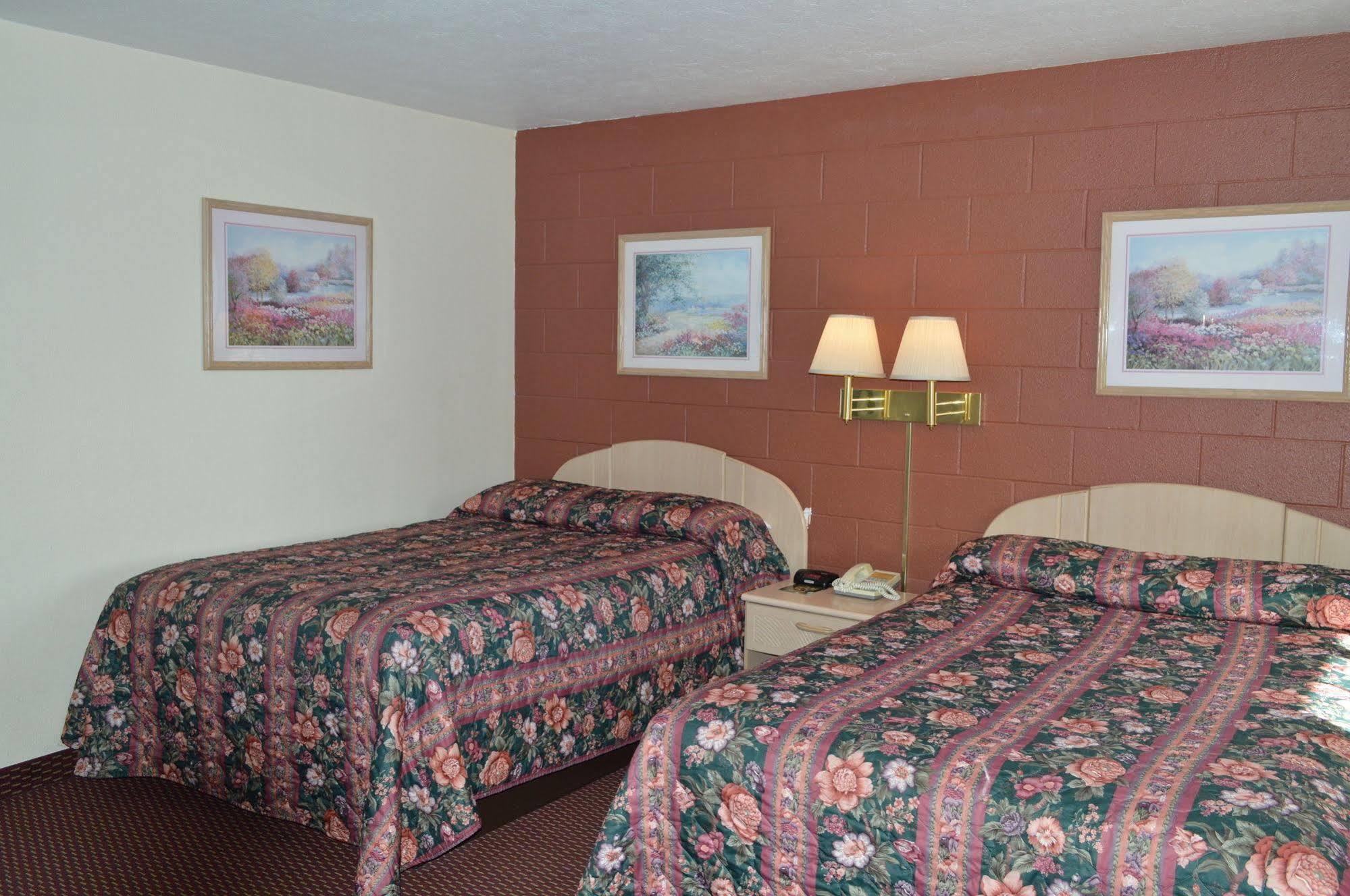 Economy Inn Хермистън Екстериор снимка