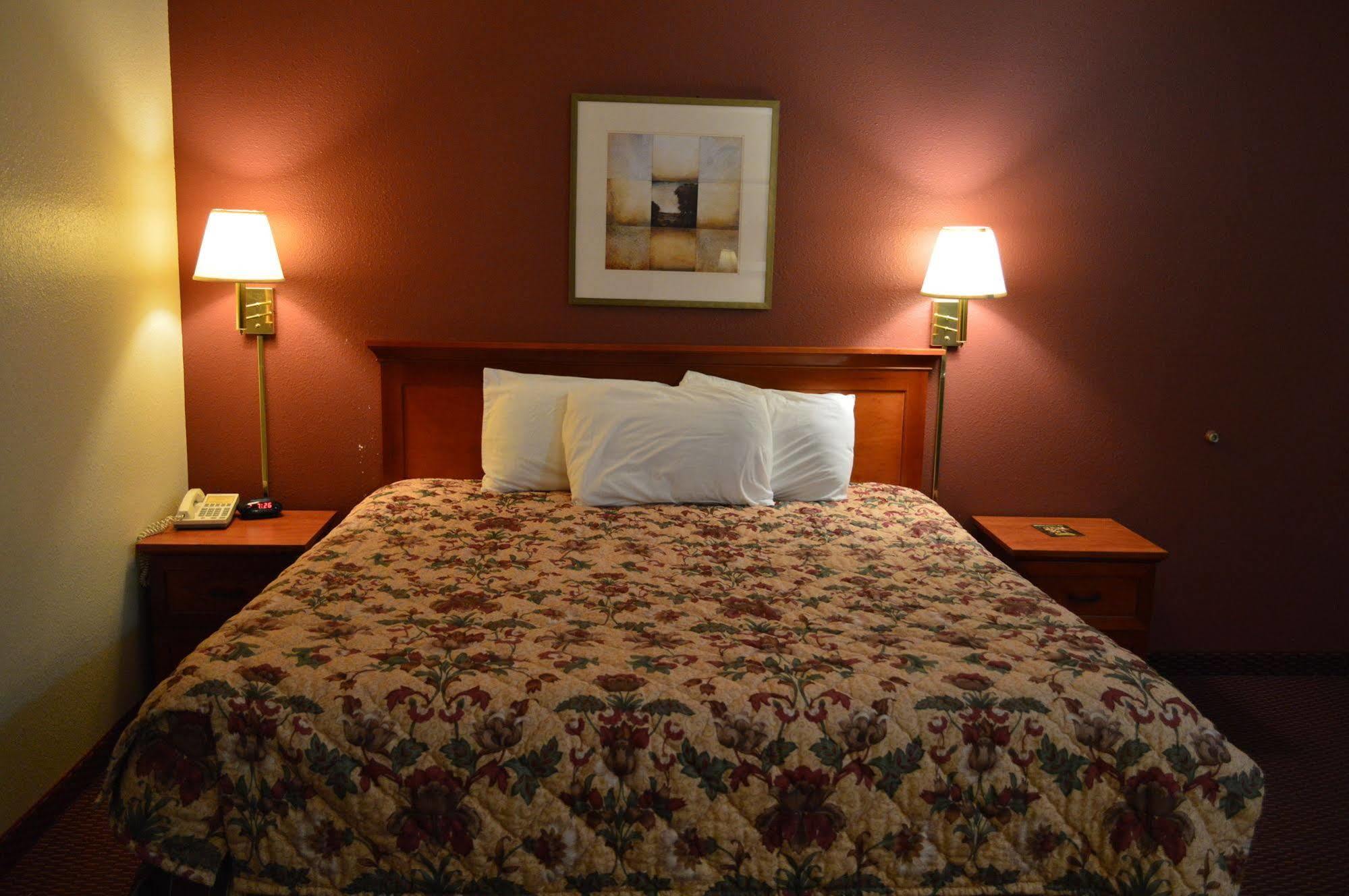 Economy Inn Хермистън Екстериор снимка